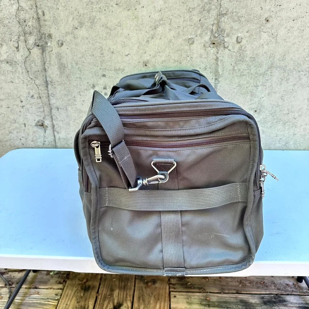 Tumi inside shoulder
